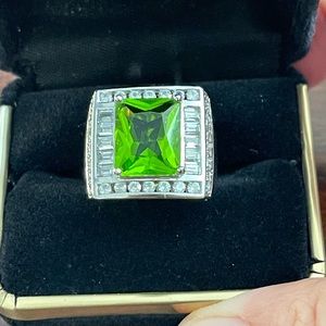 Solid sterling silver peridot cz multi-stone size 8 ring